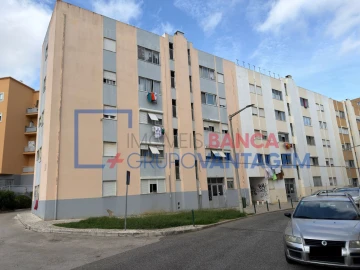 Apartamento T3 para Venda em Carregado e Cadafais