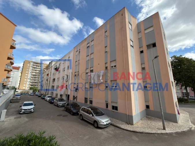 Apartamento T3 para Venda em Carregado e Cadafais Foto 6