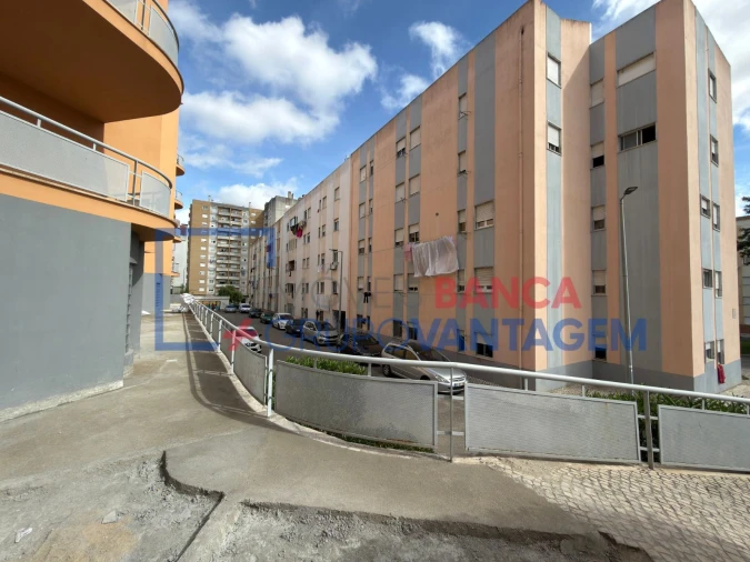 Apartamento T3 para Venda em Carregado e Cadafais Foto 7