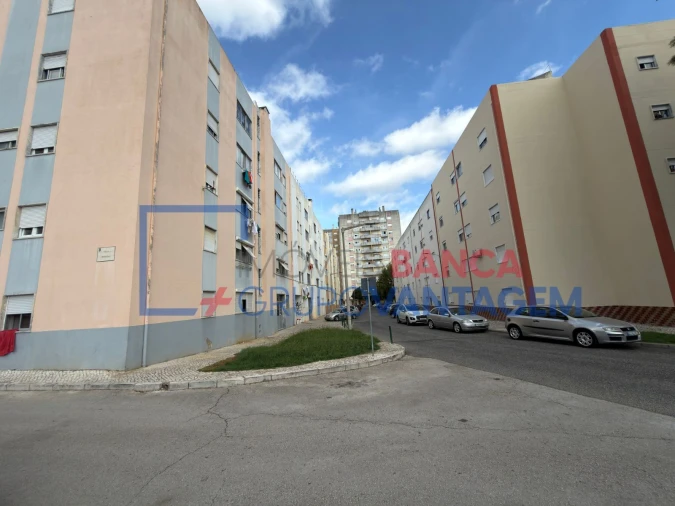 Apartamento T3 para Venda em Carregado e Cadafais Foto 10