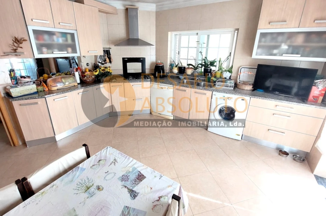 Moradia T4 para Venda em Laranjeiro e Feijó Foto 10