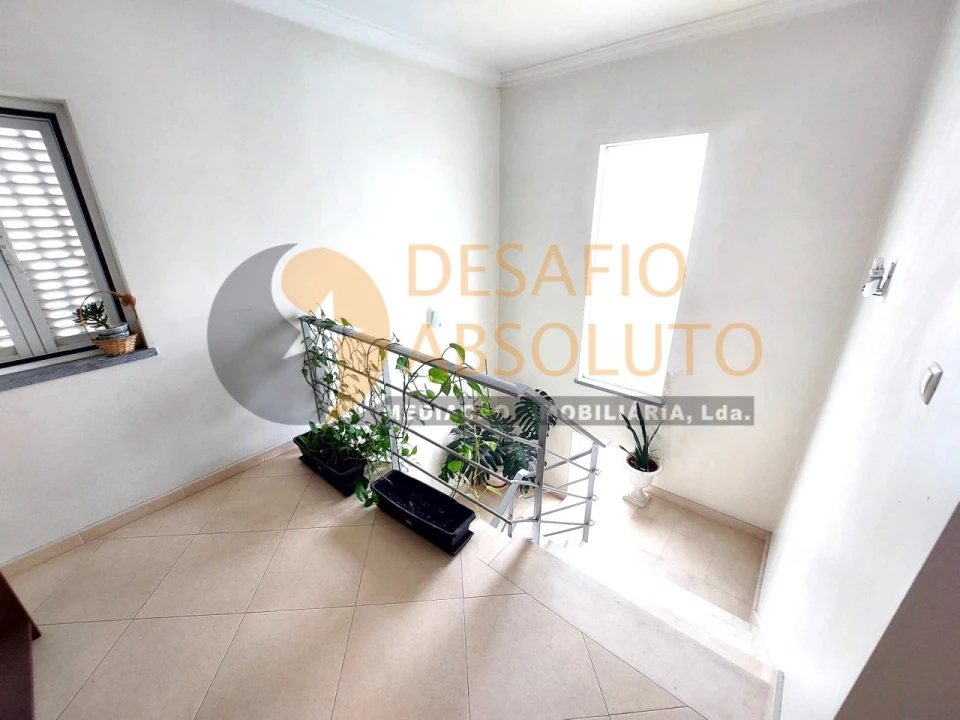 Moradia T4 para Venda em Laranjeiro e Feijó Foto 18