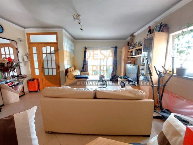 Moradia T4 para Venda em Laranjeiro e Feijó Foto 5