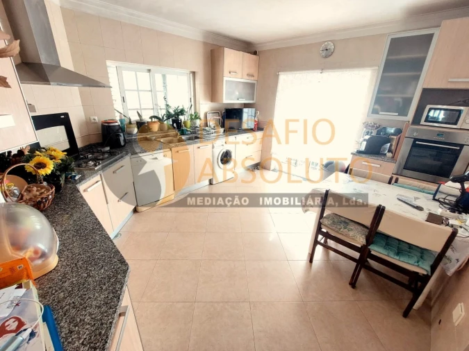 Moradia T4 para Venda em Laranjeiro e Feijó Foto 9