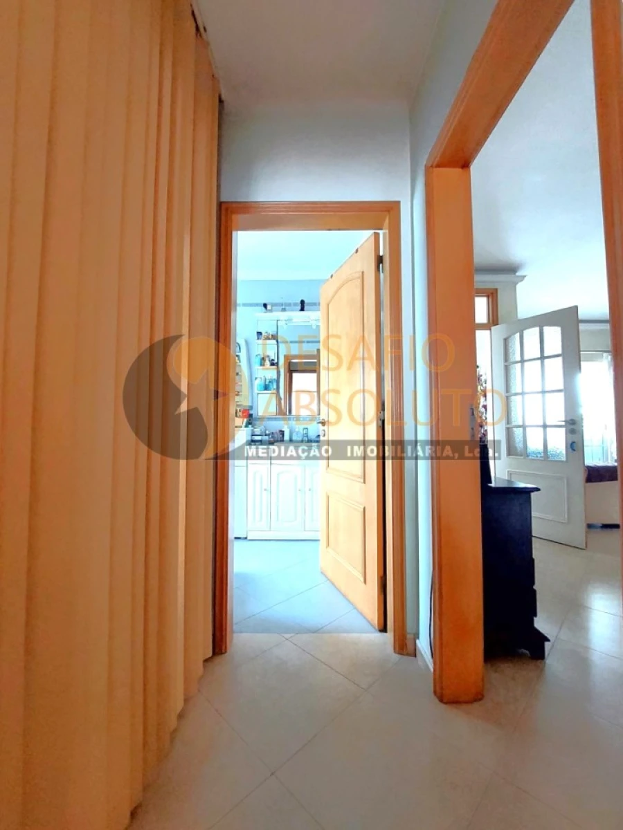 Moradia T4 para Venda em Laranjeiro e Feijó Foto 14