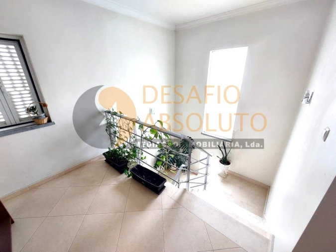 Moradia T4 para Venda em Laranjeiro e Feijó Foto 18