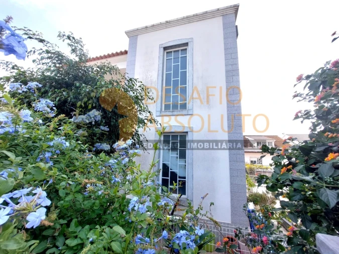 Moradia T4 para Venda em Laranjeiro e Feijó Foto 39