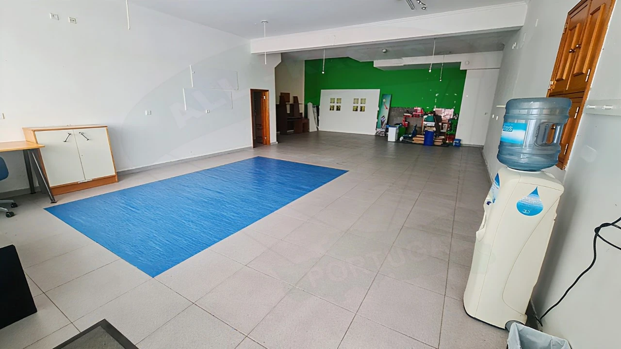 Loja para Venda em Falagueira-Venda Nova Foto 4