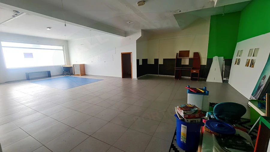 Loja para Venda em Falagueira-Venda Nova Foto 2