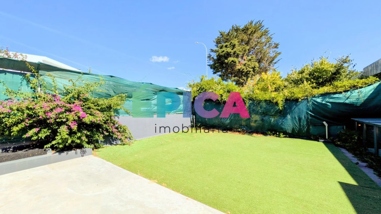 Moradia T8 para Venda em Carnaxide e Queijas Foto 15