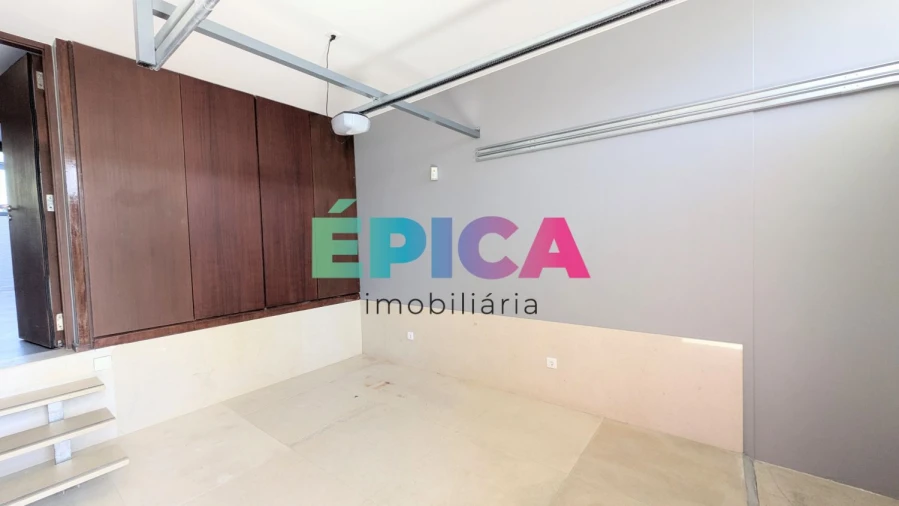 Moradia T8 para Venda em Carnaxide e Queijas Foto 67