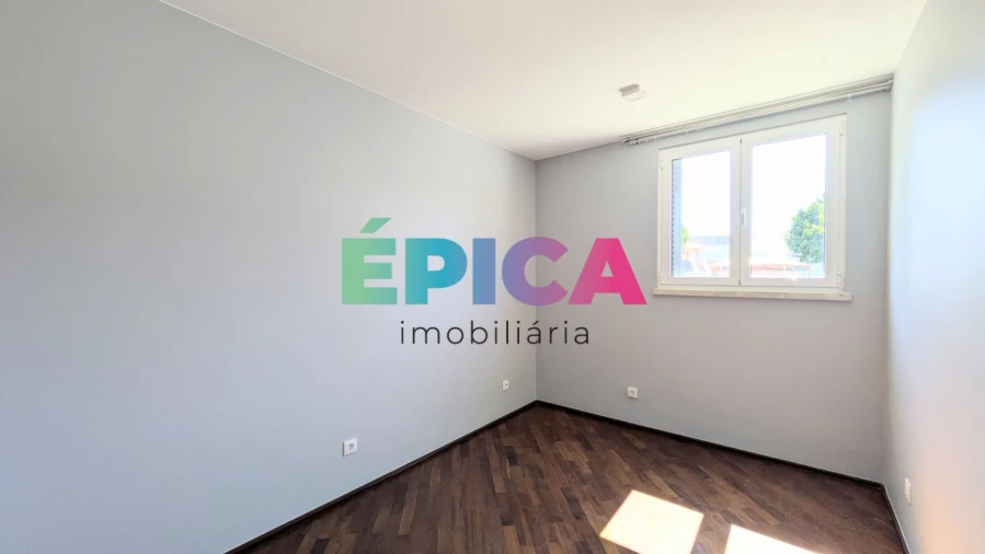 Moradia T8 para Venda em Carnaxide e Queijas Foto 34