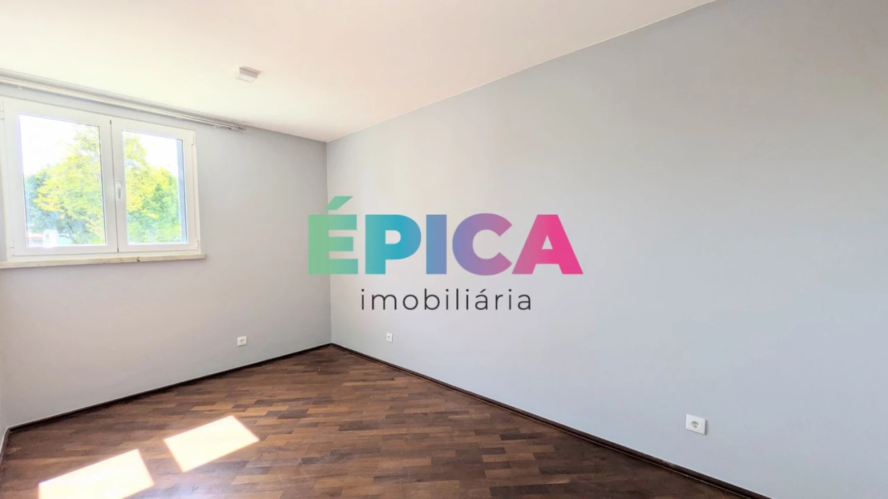 Moradia T8 para Venda em Carnaxide e Queijas Foto 36