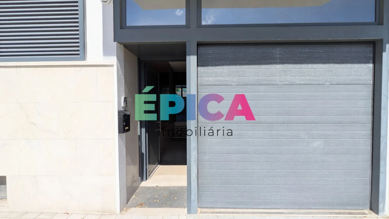 Moradia T8 para Venda em Carnaxide e Queijas Foto 68