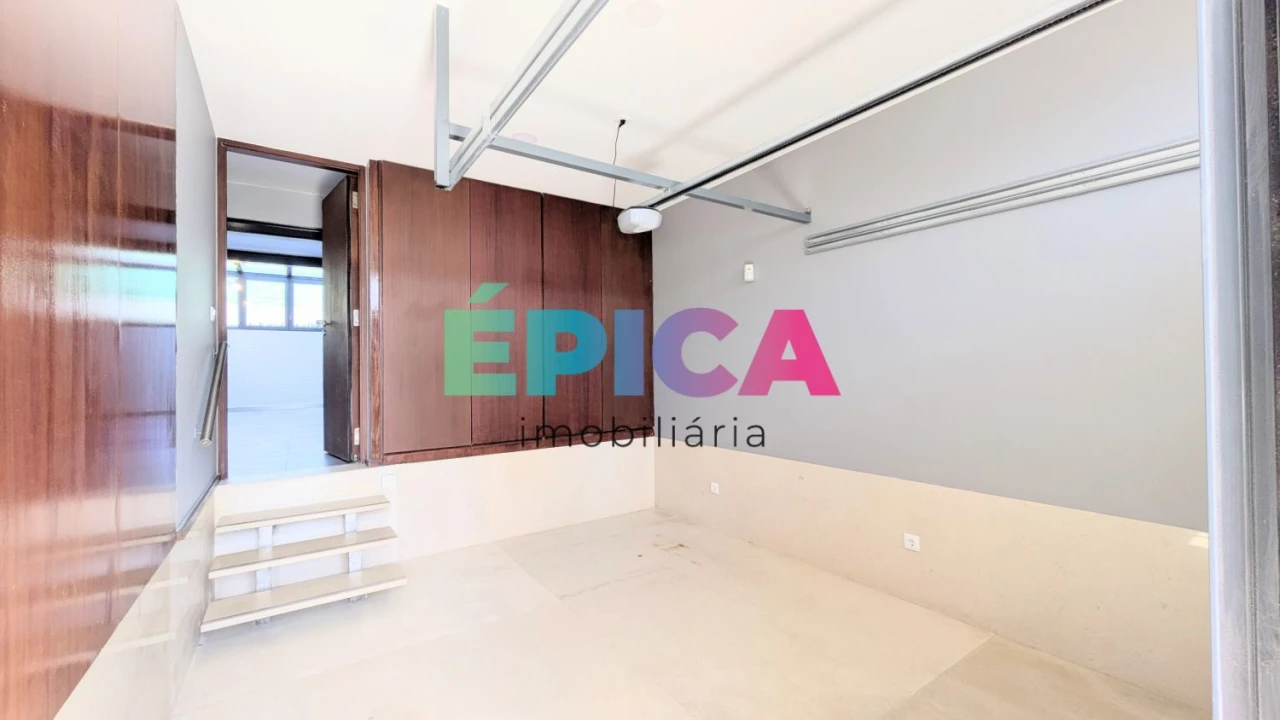 Moradia T8 para Venda em Carnaxide e Queijas Foto 66