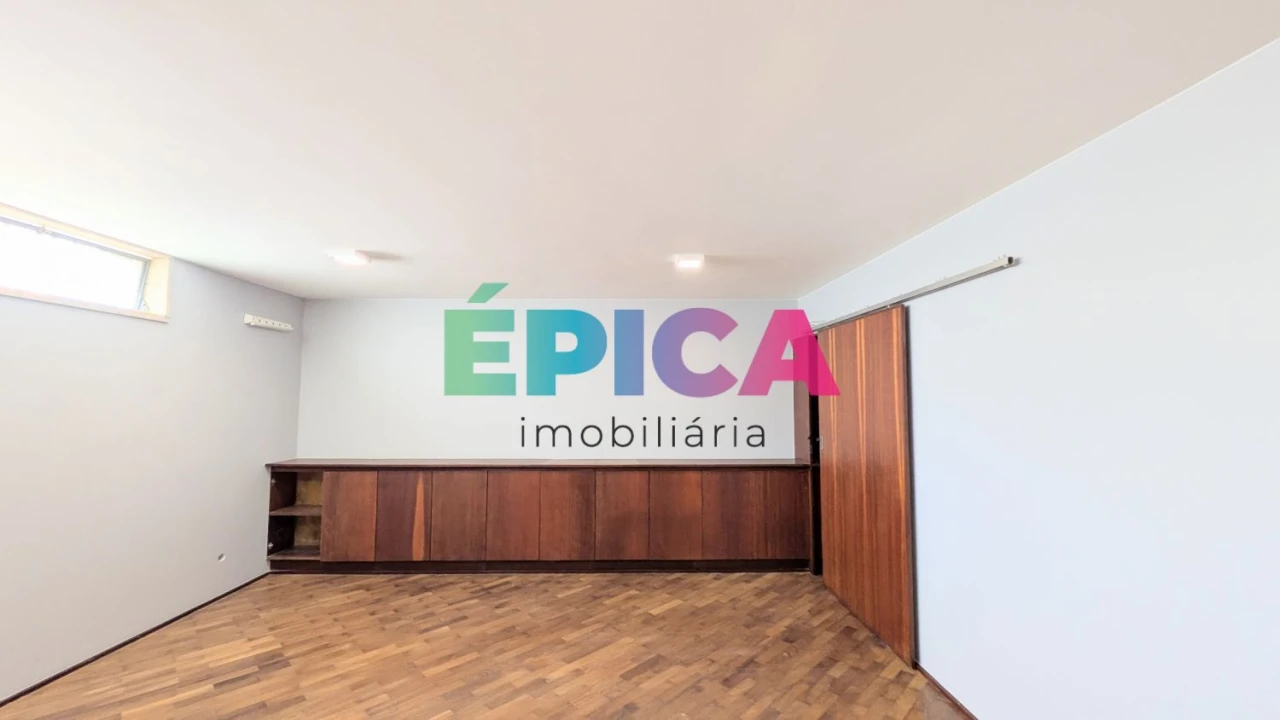 Moradia T8 para Venda em Carnaxide e Queijas Foto 62