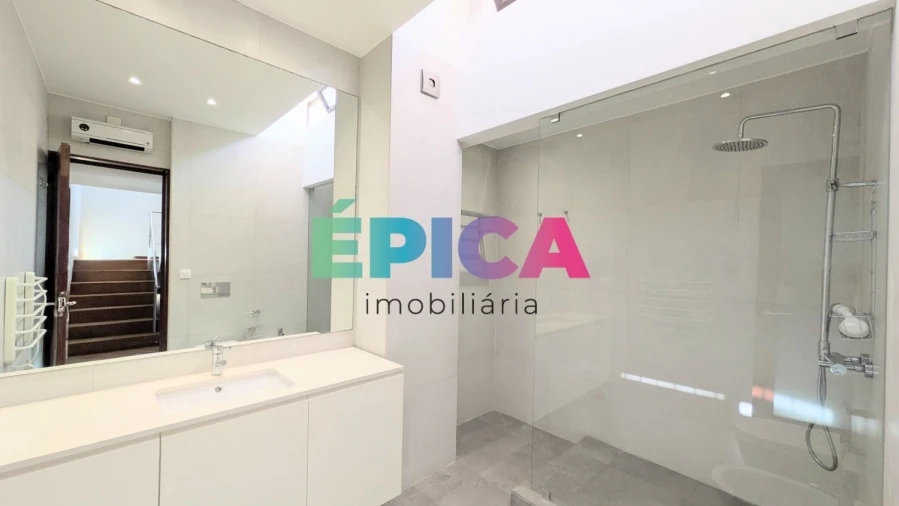 Moradia T8 para Venda em Alfragide Foto 42