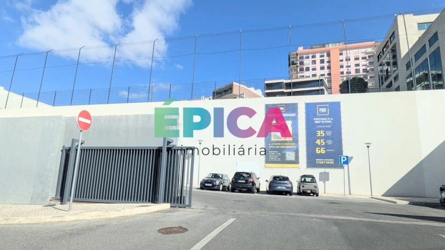 Moradia T8 para Venda em Alfragide Foto 78