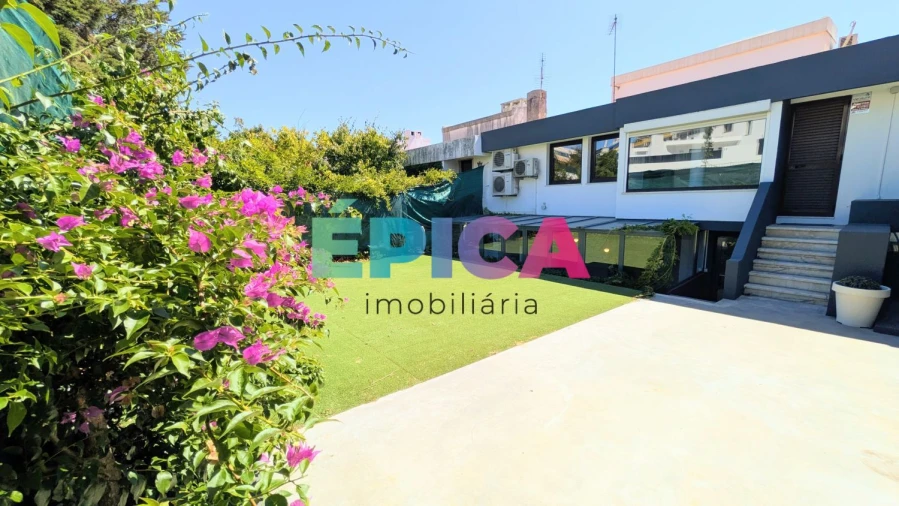 Moradia T8 para Venda em Alfragide Foto 6