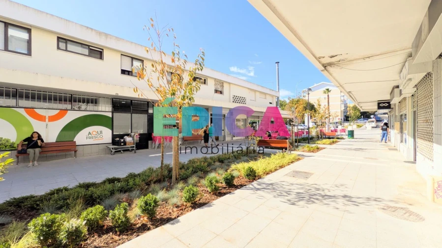 Moradia T8 para Venda em Alfragide Foto 72