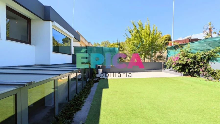 Moradia T8 para Venda em Alfragide Foto 8