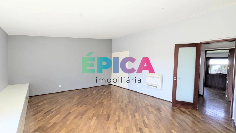 Moradia T8 para Venda em Alfragide Foto 4