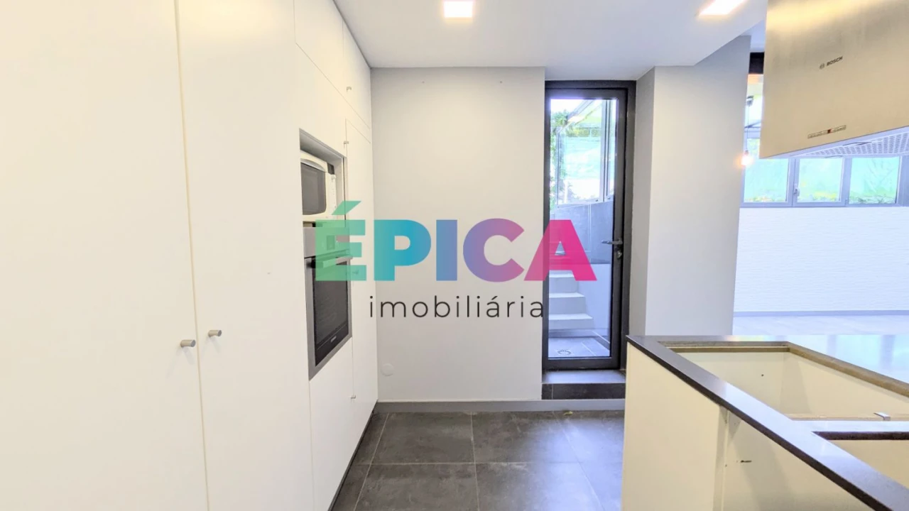 Moradia T8 para Venda em Alfragide Foto 21