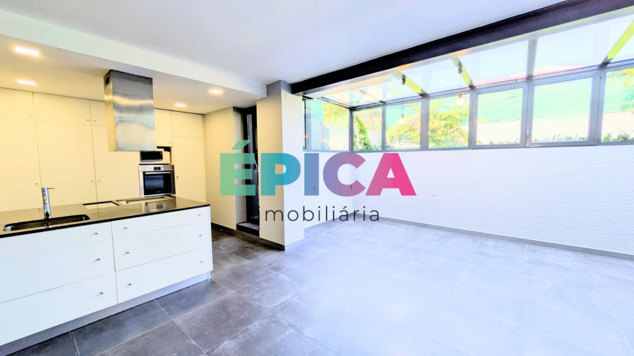 Moradia T8 para Venda em Alfragide Foto 26