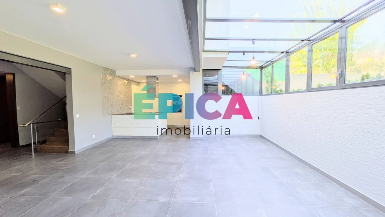 Moradia T8 para Venda em Alfragide Foto 18