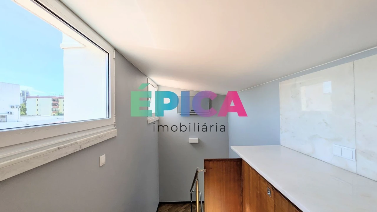 Moradia T8 para Venda em Alfragide Foto 54