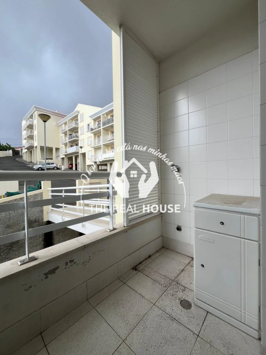 Apartamento T2 para Venda em Camara de Lobos Foto 7