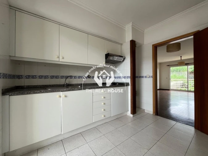 Apartamento T2 para Venda em Camara de Lobos Foto 6