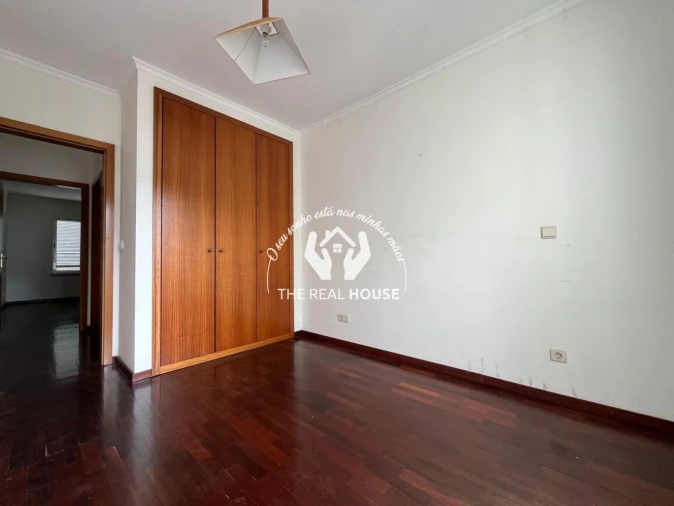 Apartamento T2 para Venda em Camara de Lobos Foto 11