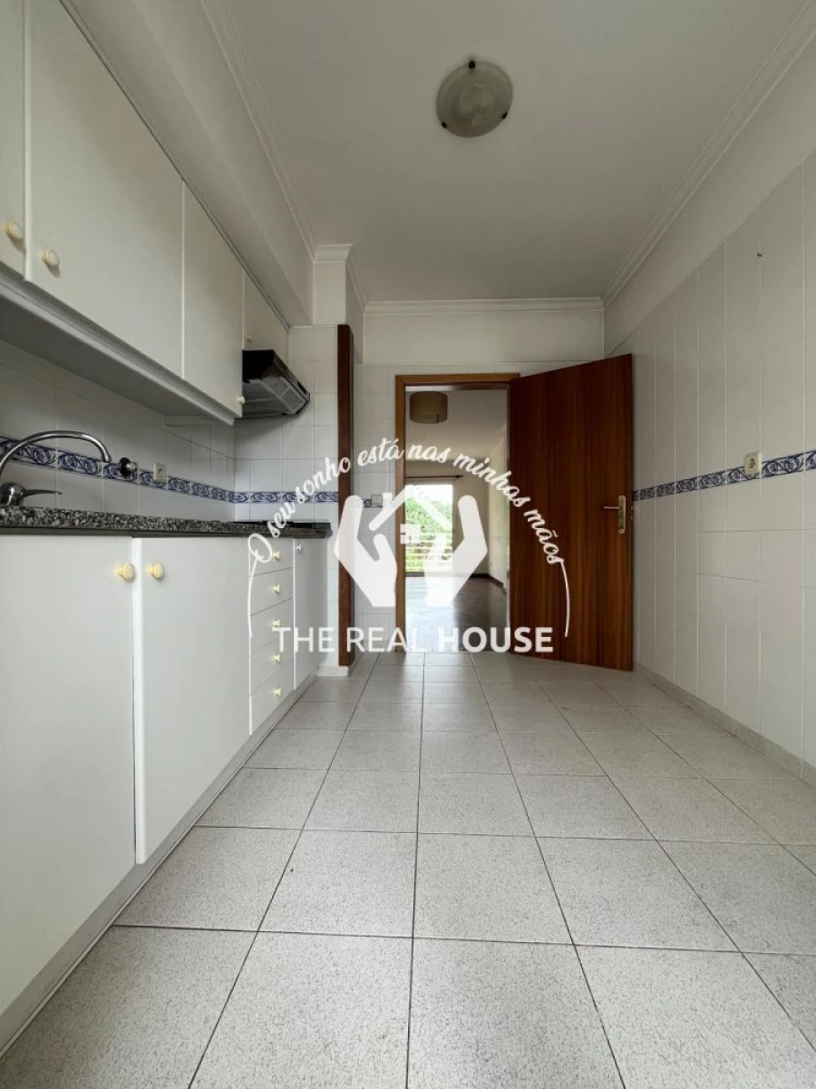 Apartamento T2 para Venda em Camara de Lobos Foto 5