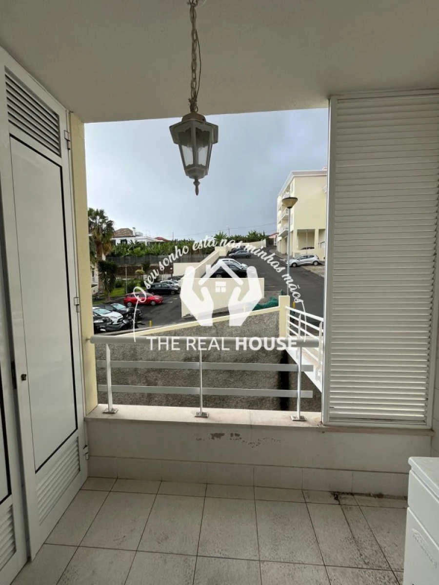 Apartamento T2 para Venda em Camara de Lobos Foto 9