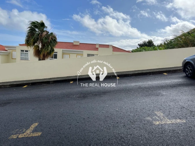 Apartamento T2 para Venda em Camara de Lobos Foto 18