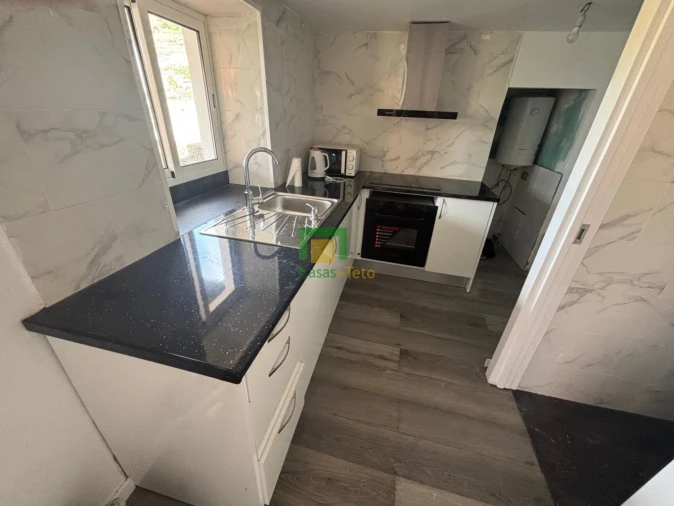 Moradia T2 para Venda em Arco da Calheta Foto 6