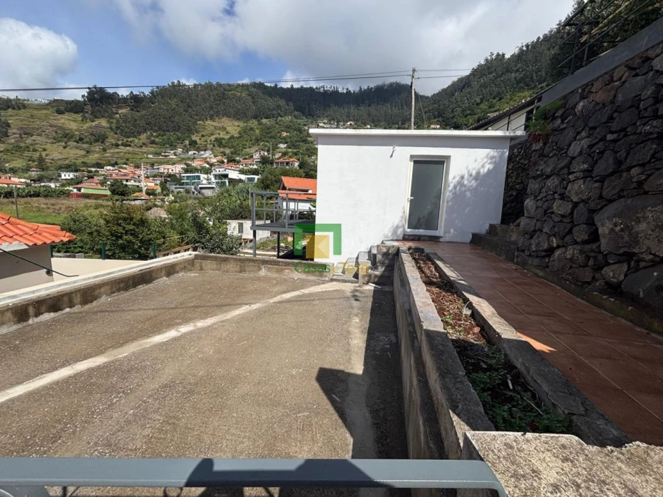 Moradia T2 para Venda em Arco da Calheta Foto 4