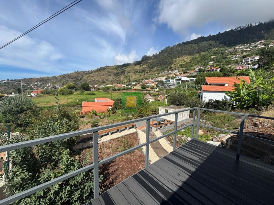 Moradia T2 para Venda em Arco da Calheta Foto 10