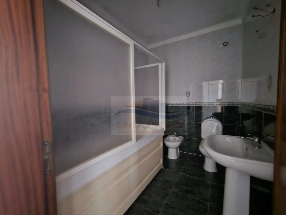 Apartamento T4 para Venda em Gaio-Rosário e Sarilhos Pequenos Foto 9