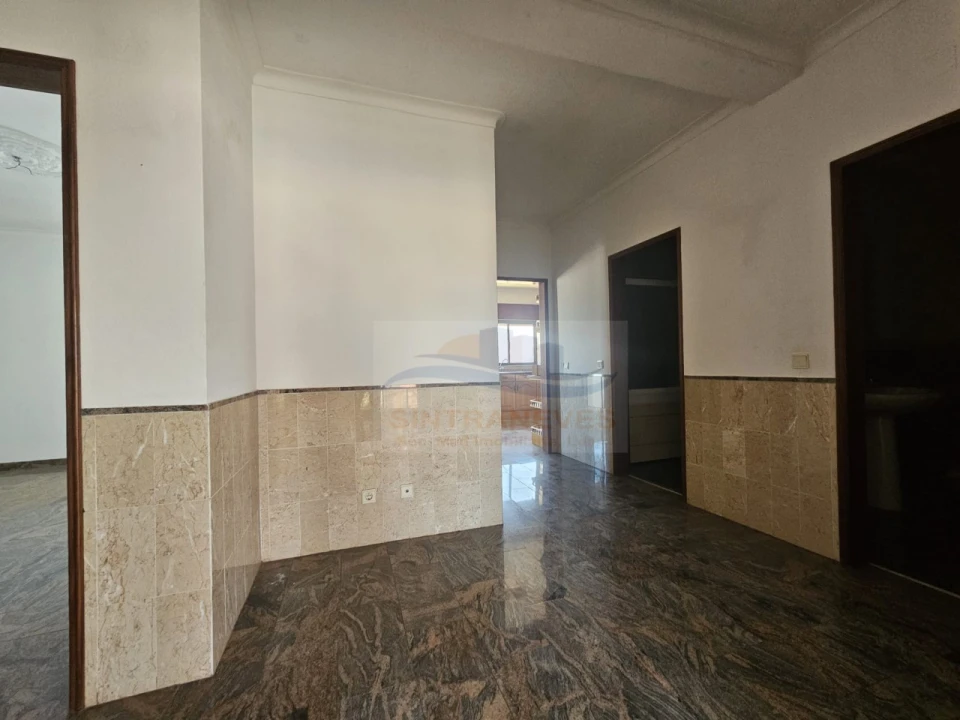 Apartamento T4 para Venda em Gaio-Rosário e Sarilhos Pequenos Foto 11