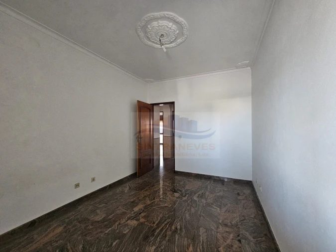 Apartamento T4 para Venda em Gaio-Rosário e Sarilhos Pequenos Foto 3