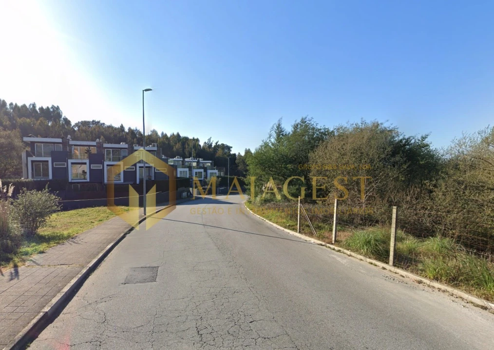 Terreno para Venda em Ermesinde Foto 1