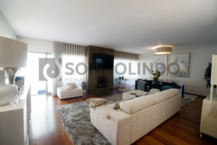 Moradia T4 para Venda em Castêlo da Maia Foto 5