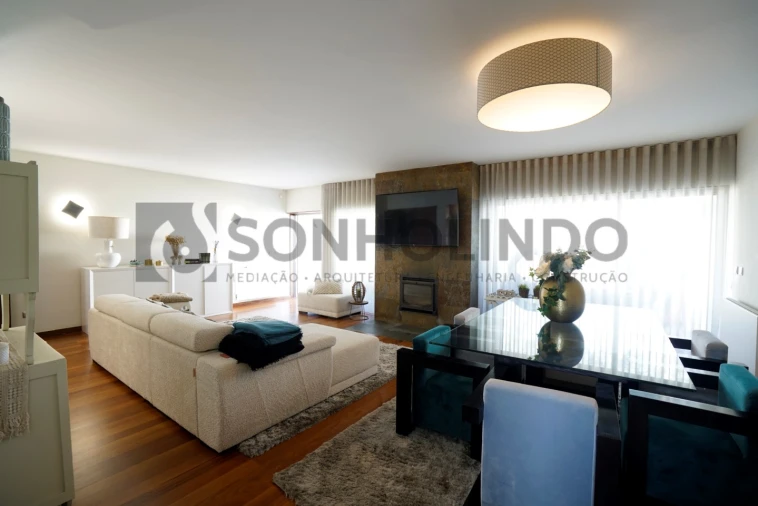 Moradia T4 para Venda em Castêlo da Maia Foto 6