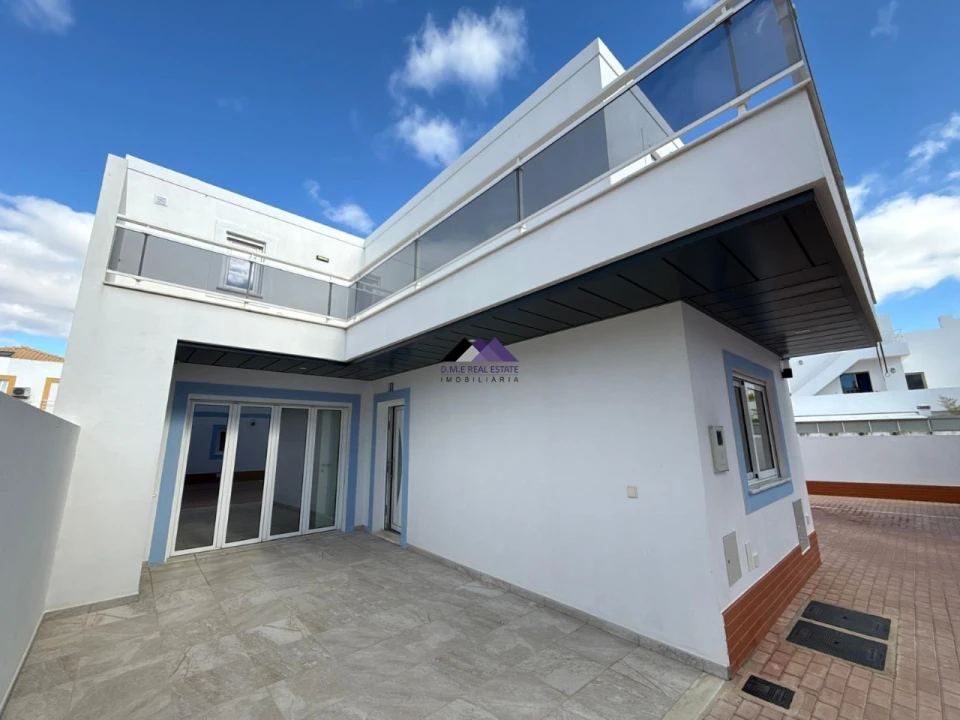 Moradia T4 para Venda em Vila Nova de Cacela Foto 3