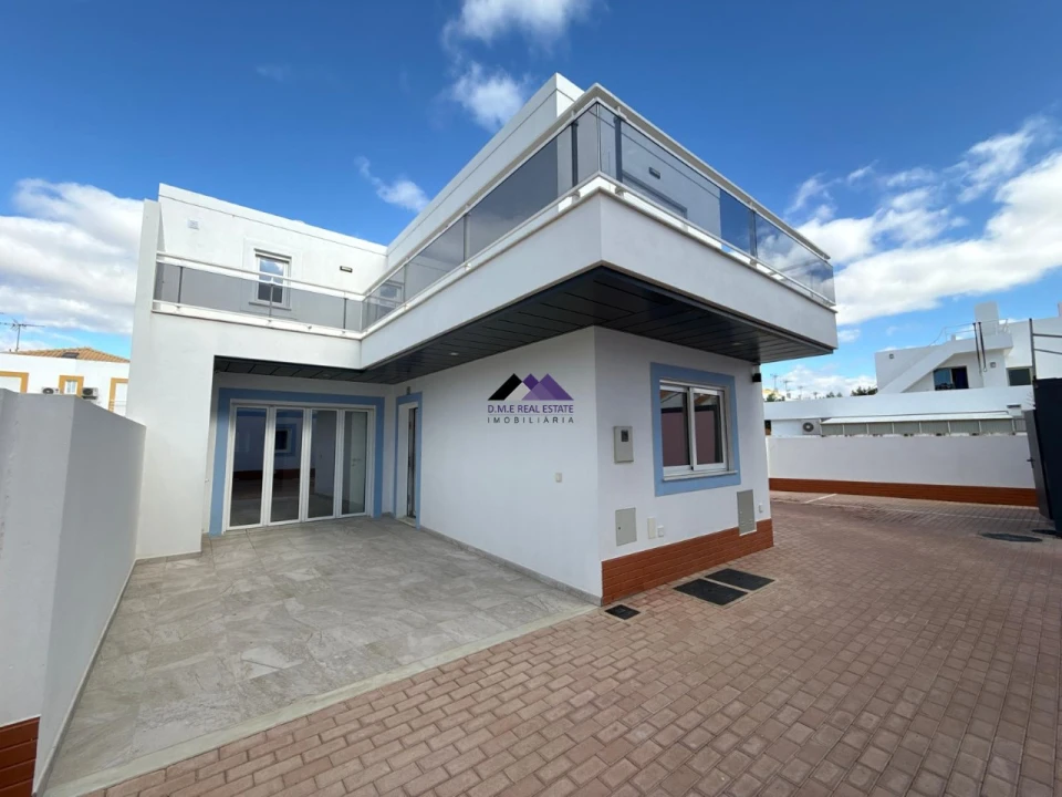 Moradia T4 para Venda em Vila Nova de Cacela Foto 1