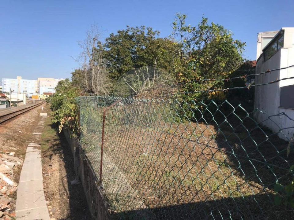 Terreno para Venda em Paços de Brandão Foto 7