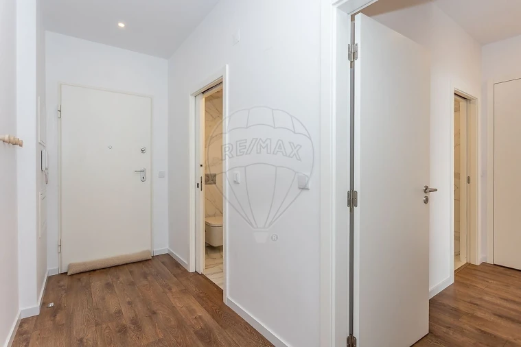 Apartamento T2 para Venda em Ramada e Caneças Foto 12