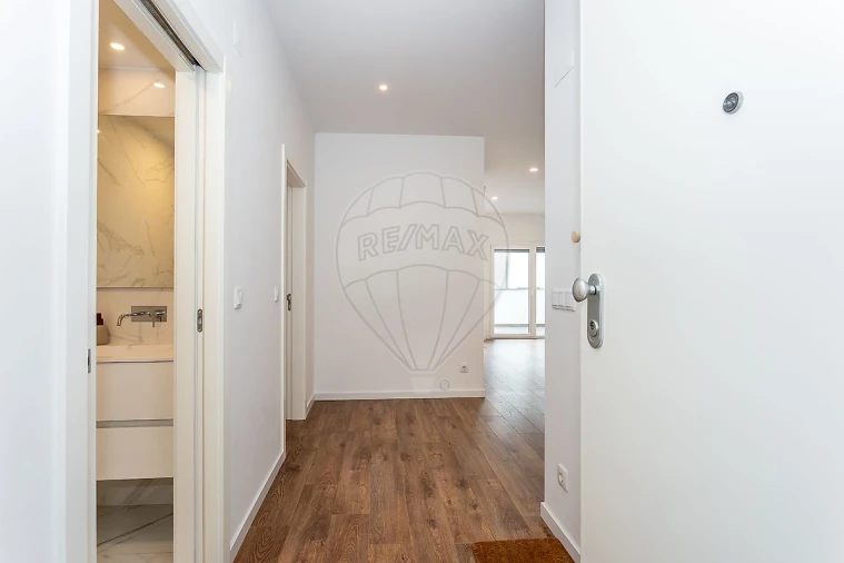 Apartamento T2 para Venda em Ramada e Caneças Foto 10